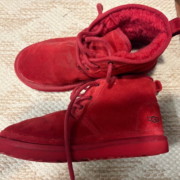 Red men Uggs - Picture 2 of 4
